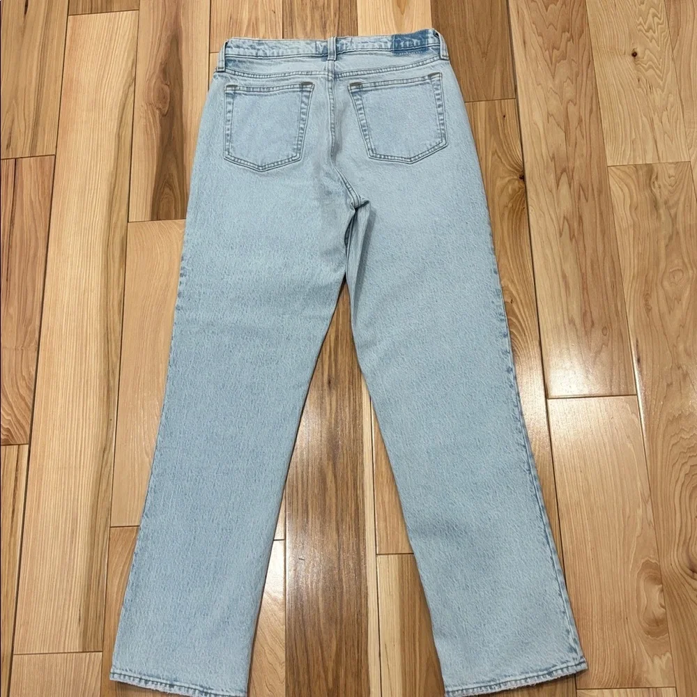 A&F Mid Rise Curve Love Jean - Picture 3 of 8